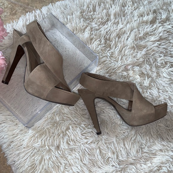 Diane von Furstenberg DVF crisscross suede heel sandals - Picture 13 of 17